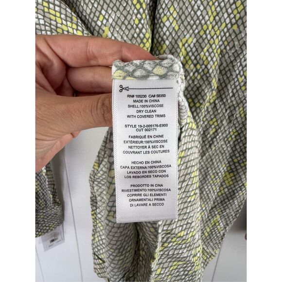 Equipment Femme Essential Silverlin Multi Snakeprint Geo Button-Down Top XS - Picture 11 of 12